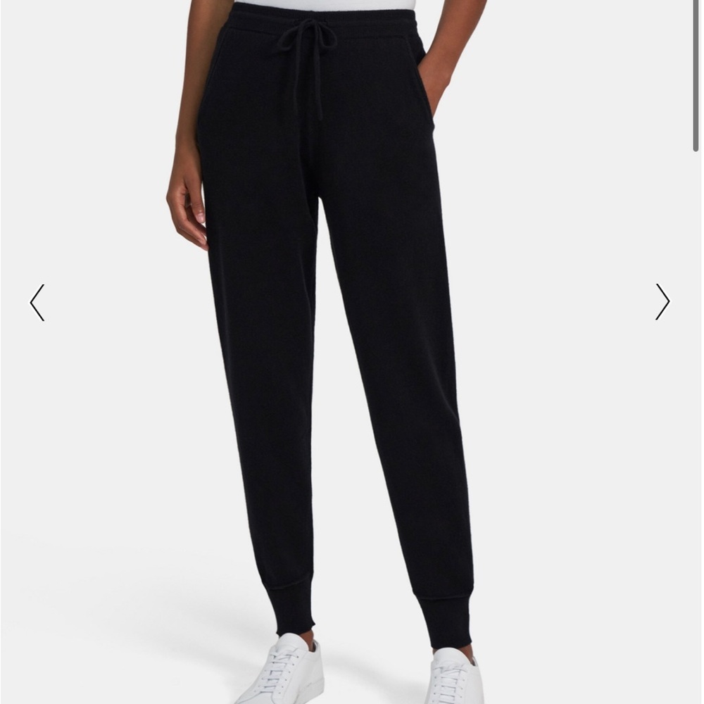 Theory Arlenna J Cashmere Joggers sz S
New without tag